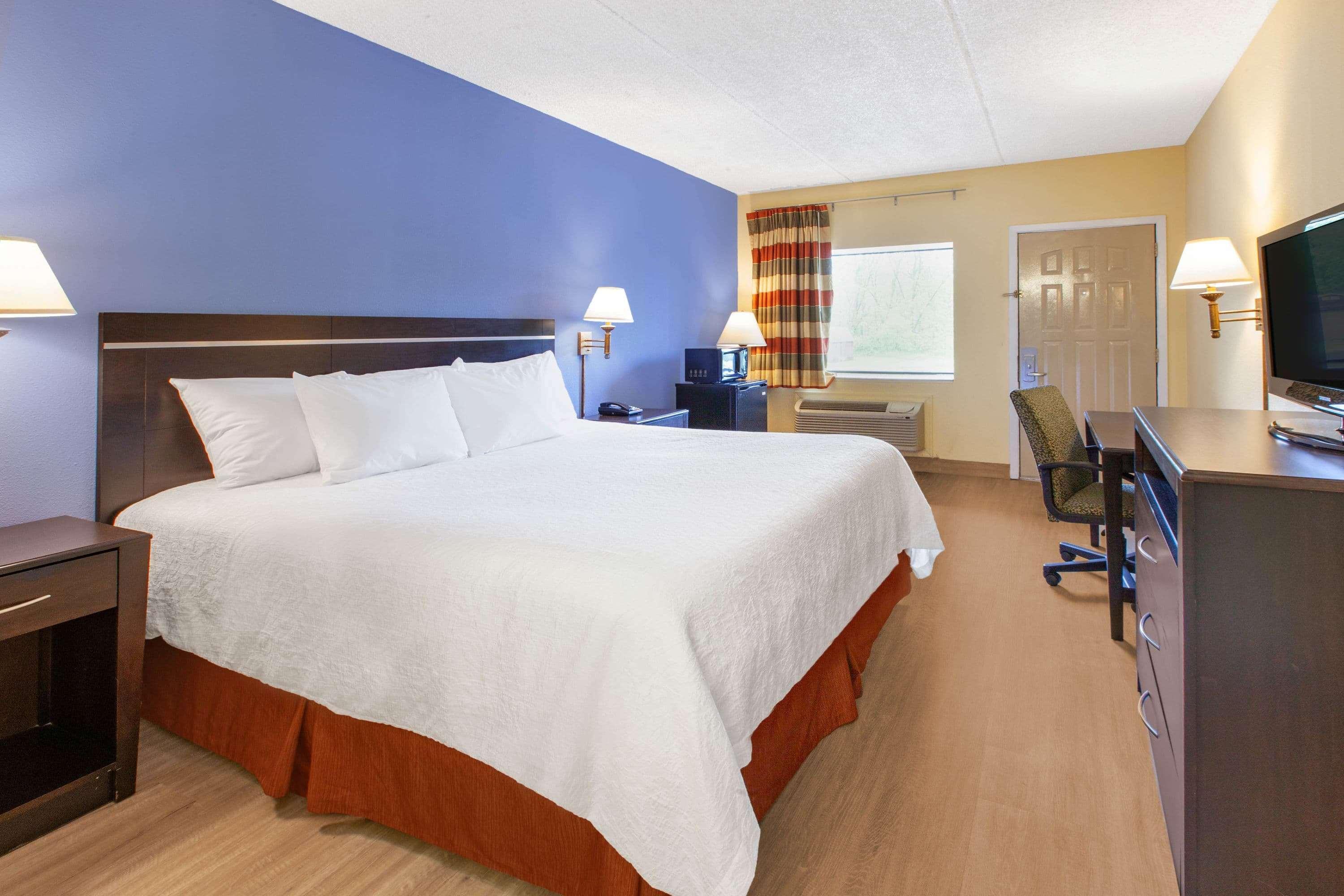 Days Inn By Wyndham Ґрантвілл Екстер'єр фото