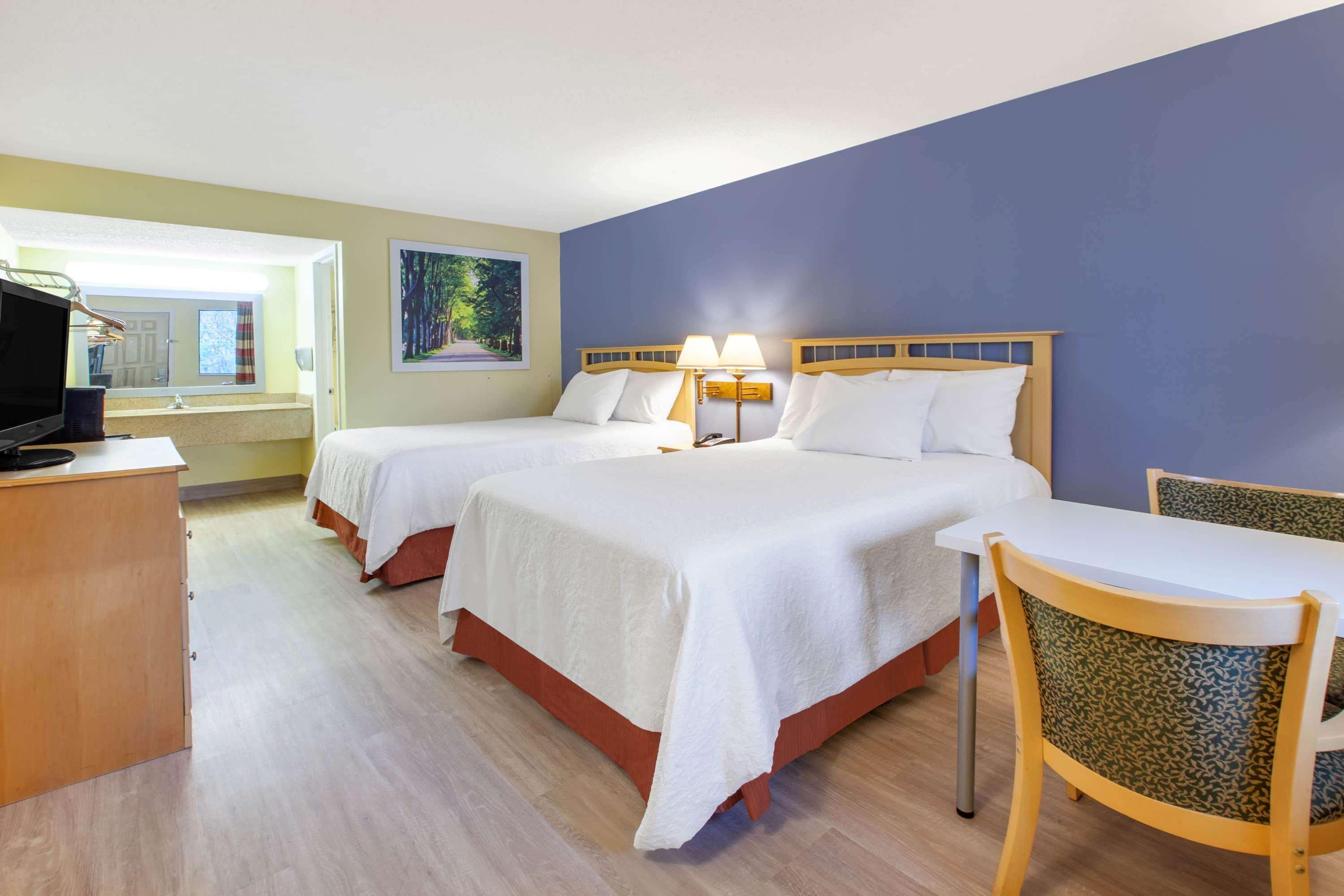 Days Inn By Wyndham Ґрантвілл Екстер'єр фото
